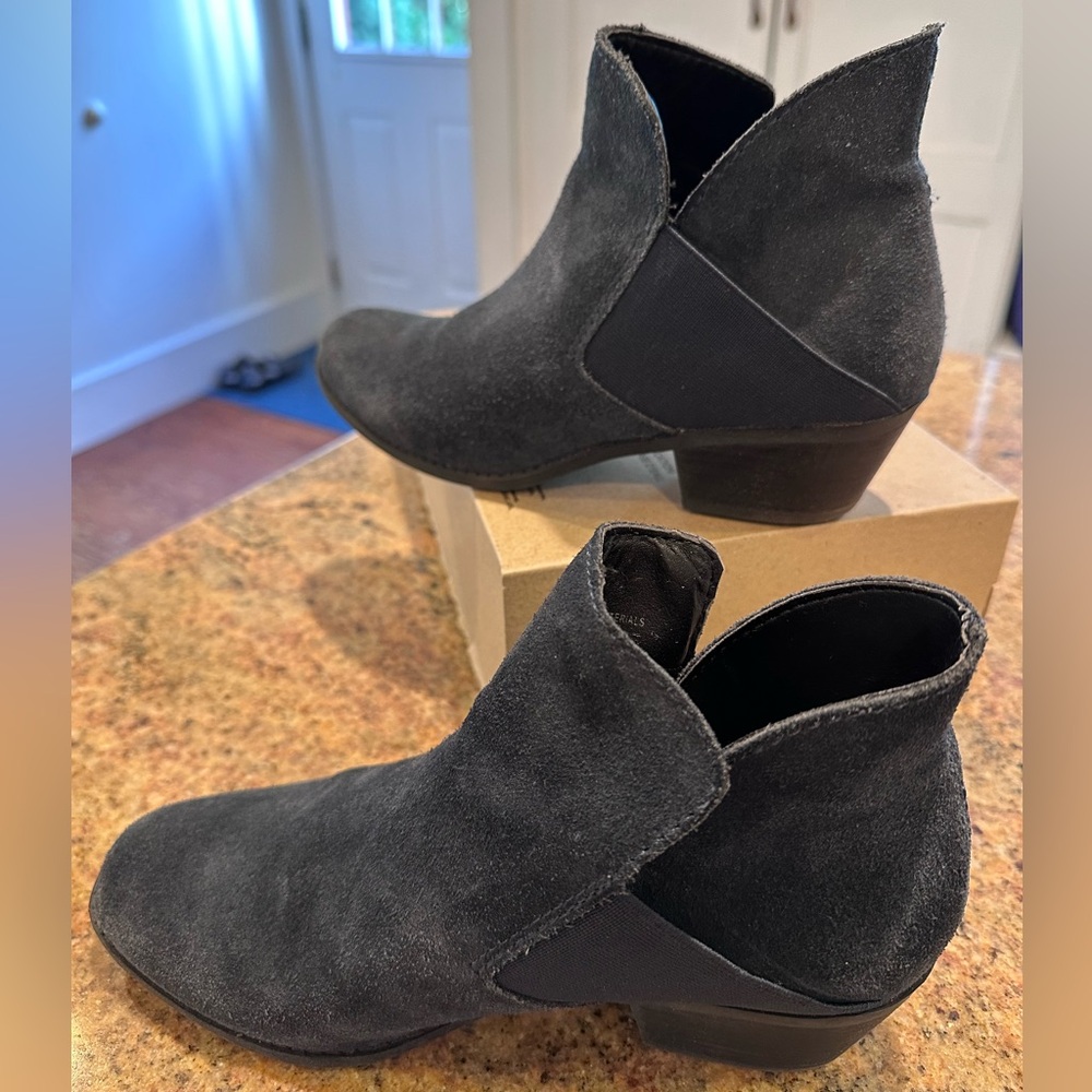 Stylish Navy Me Too Ankle Boots for Women